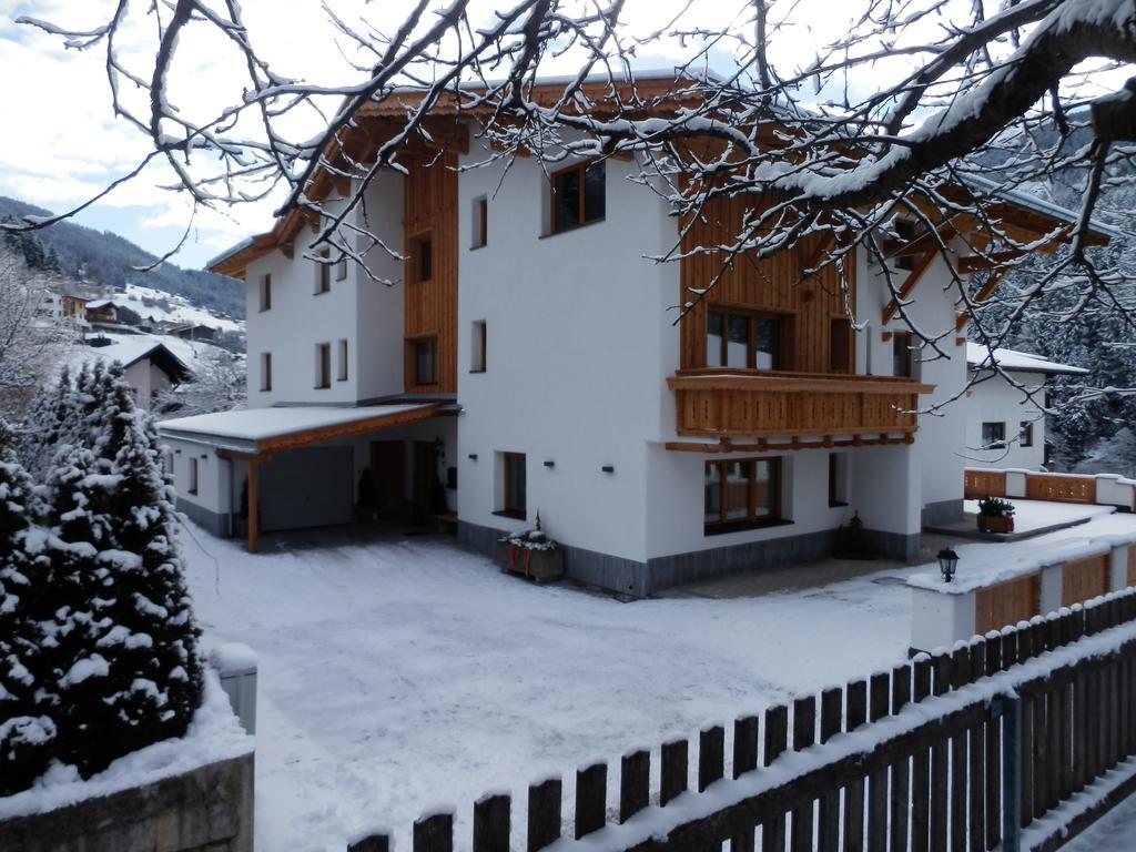 Haus Alpenflora Apartment Flirsch Exterior photo